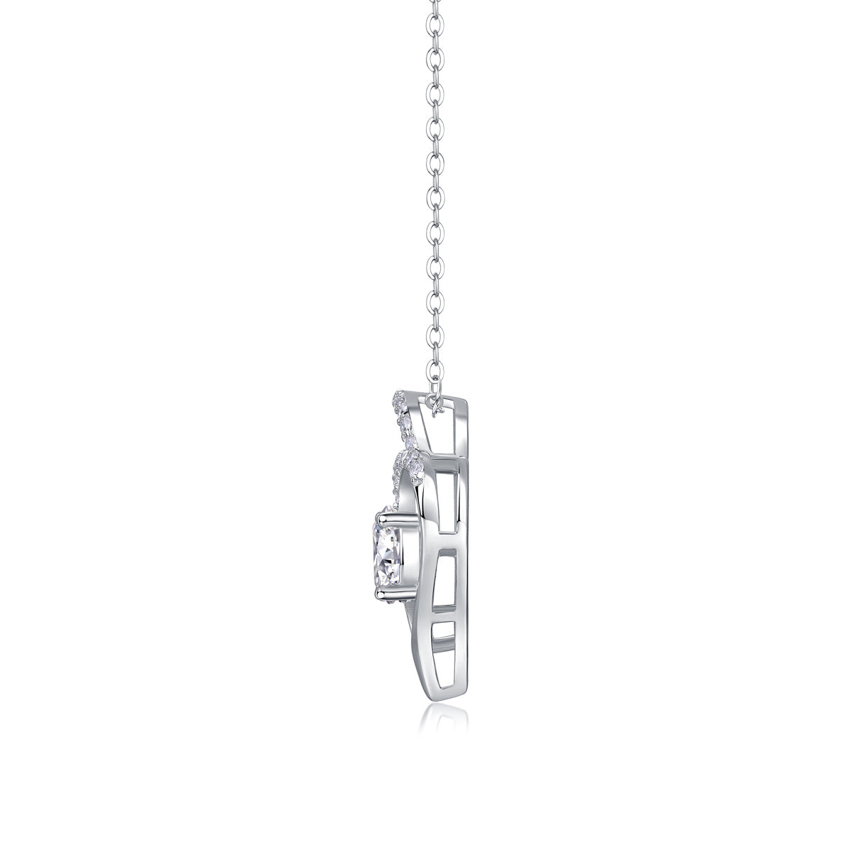 Cuore a cuore - Un ciondolo con diamanti alla moda e lussuoso...