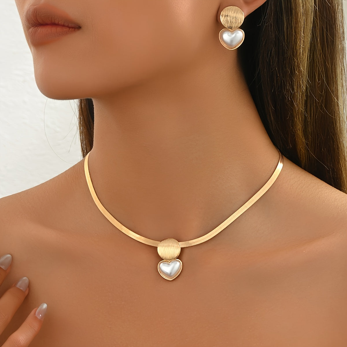 Tre modelli geometrici spazzolati con clavicola, eleganti, versatili e alla moda...