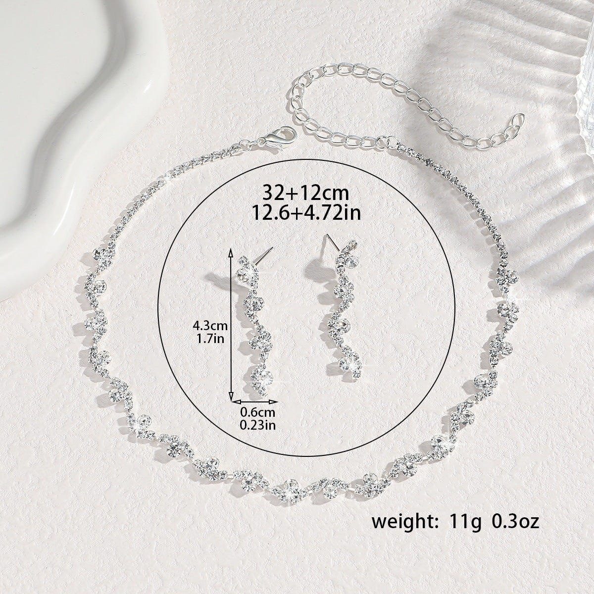 Collana con orecchini a bottone in strass elegante e alla moda, da donna