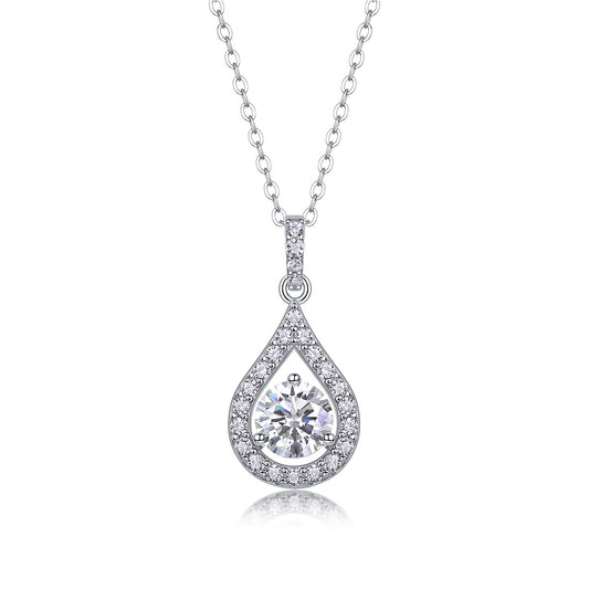 Ciondolo a cuore: un gioiello di diamanti alla moda e lussuoso