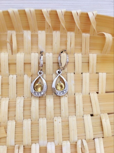 Orecchini pendenti versatili da donna con zirconi intarsiati