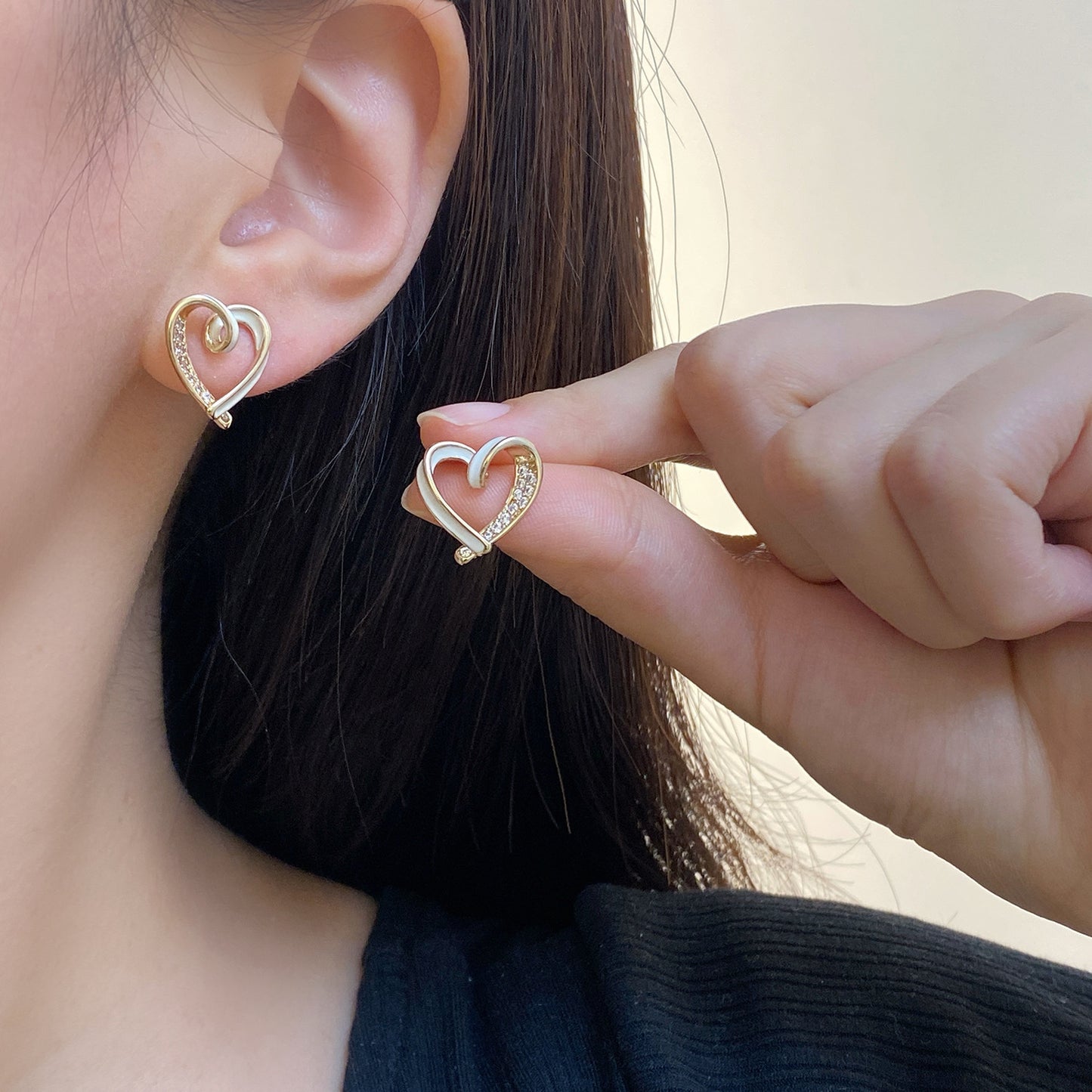 Orecchini versatili di lusso leggeri asimmetrici con micro-zirconi alla moda