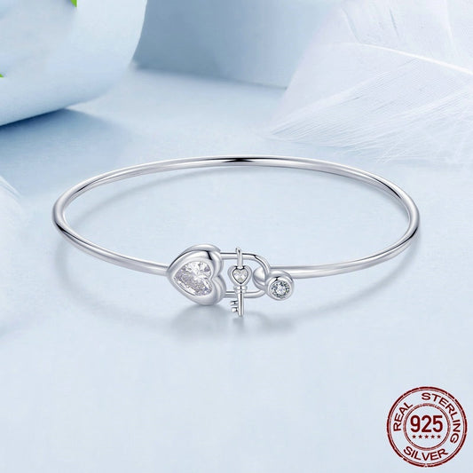 Bracciale romantico con fibbia a forma di cuore in argento sterling 925
