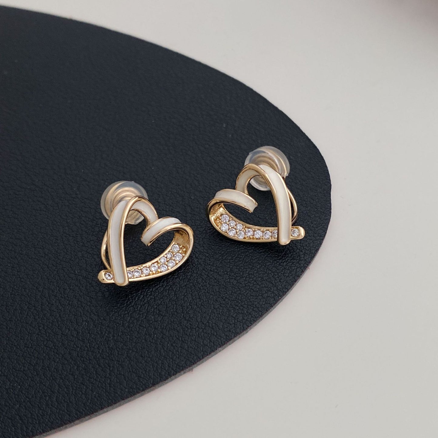 Orecchini versatili di lusso leggeri asimmetrici con micro-zirconi alla moda